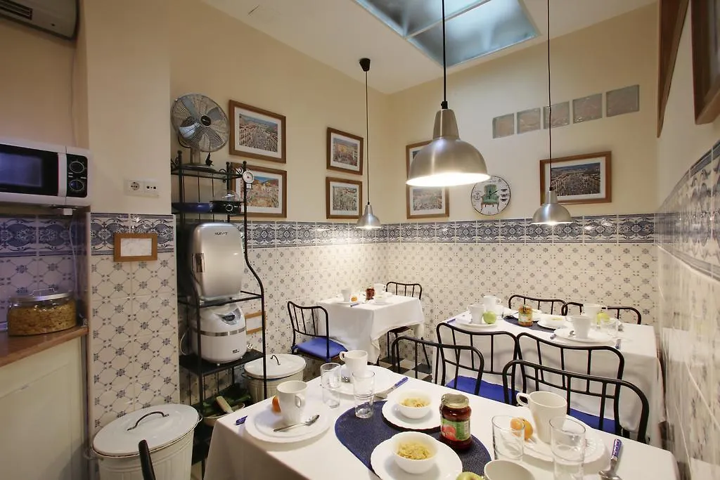 Malaga Lodge Guesthouse 3*,