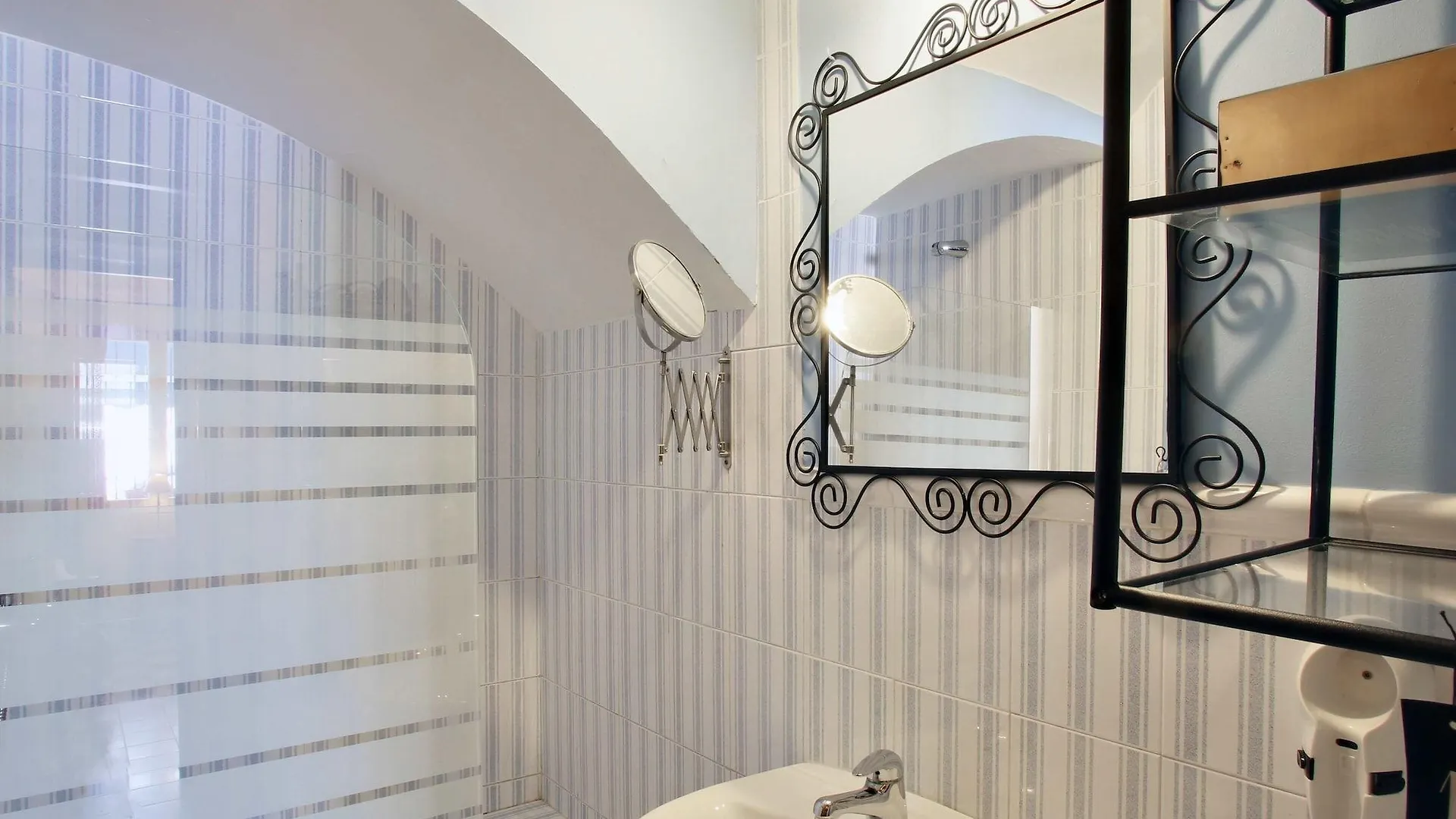 Πανσιόν Malaga Lodge Guesthouse