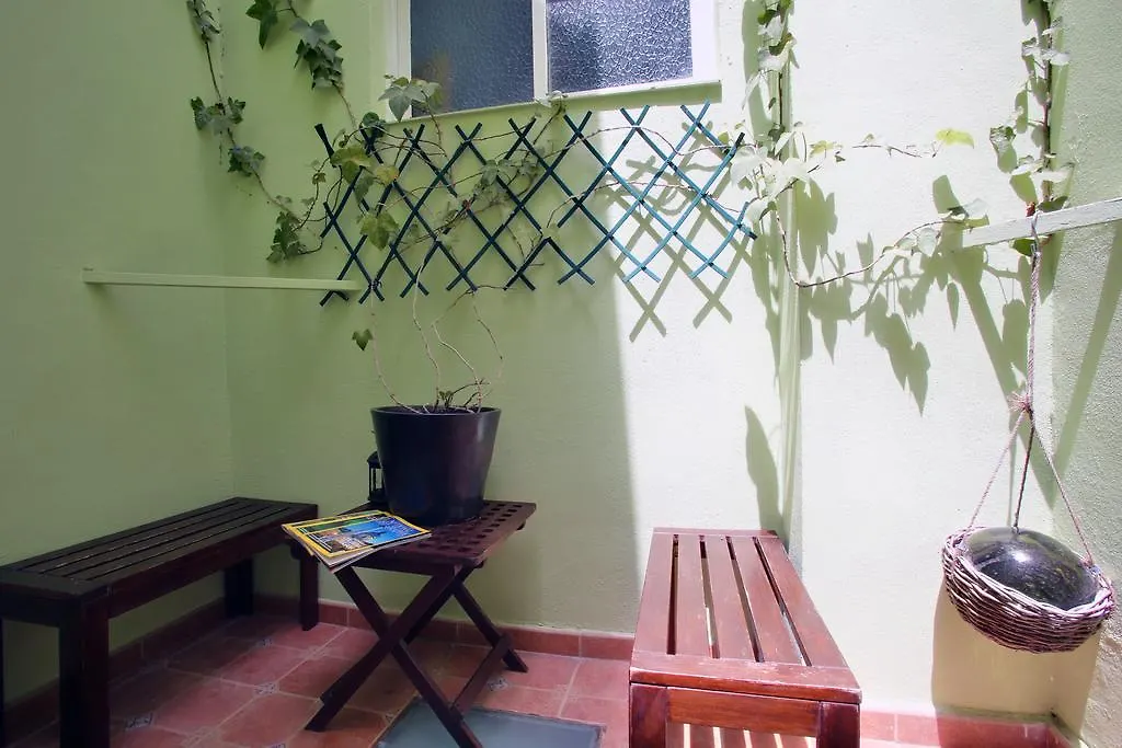 Πανσιόν Malaga Lodge Guesthouse